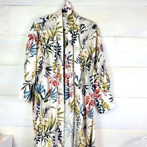 SALE 🔥 Zara flower kimono. Size M